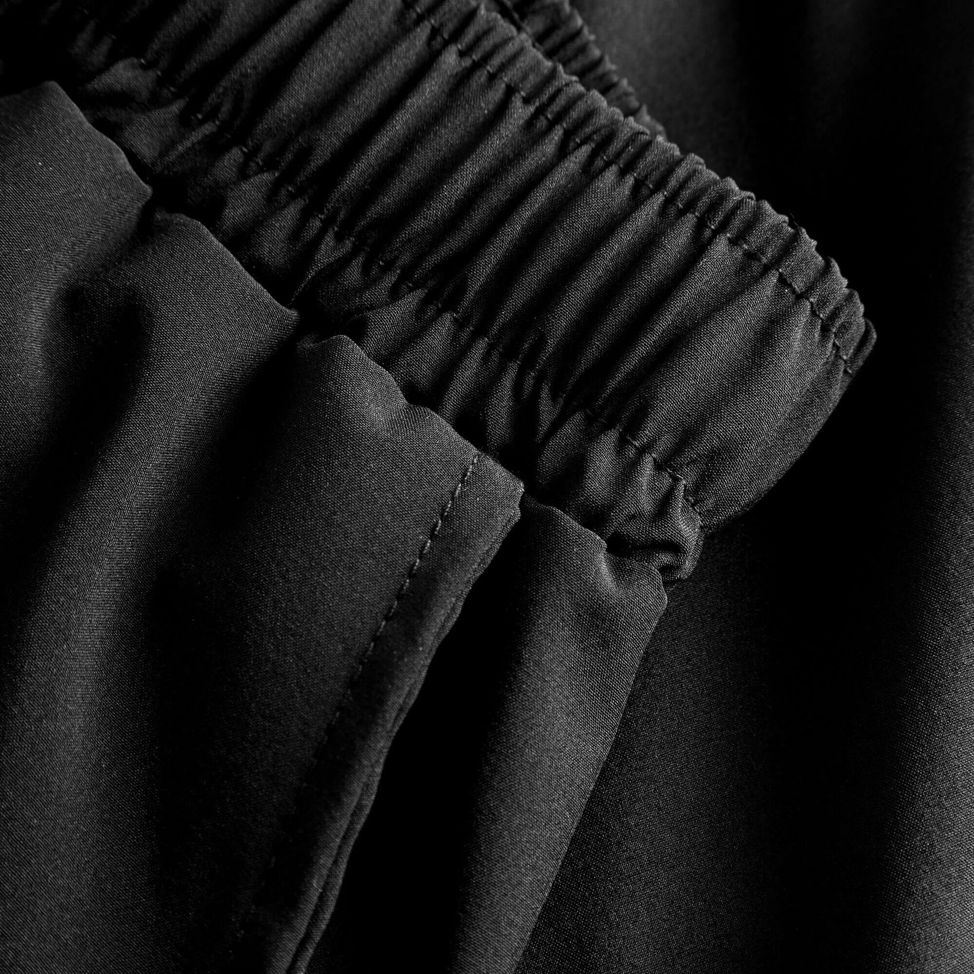 Mens Active Globe Shorts - Black