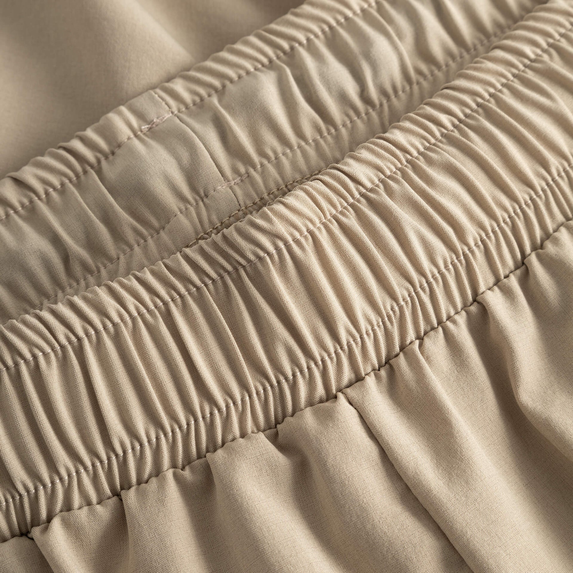 Mens Active Globe Shorts - Sand