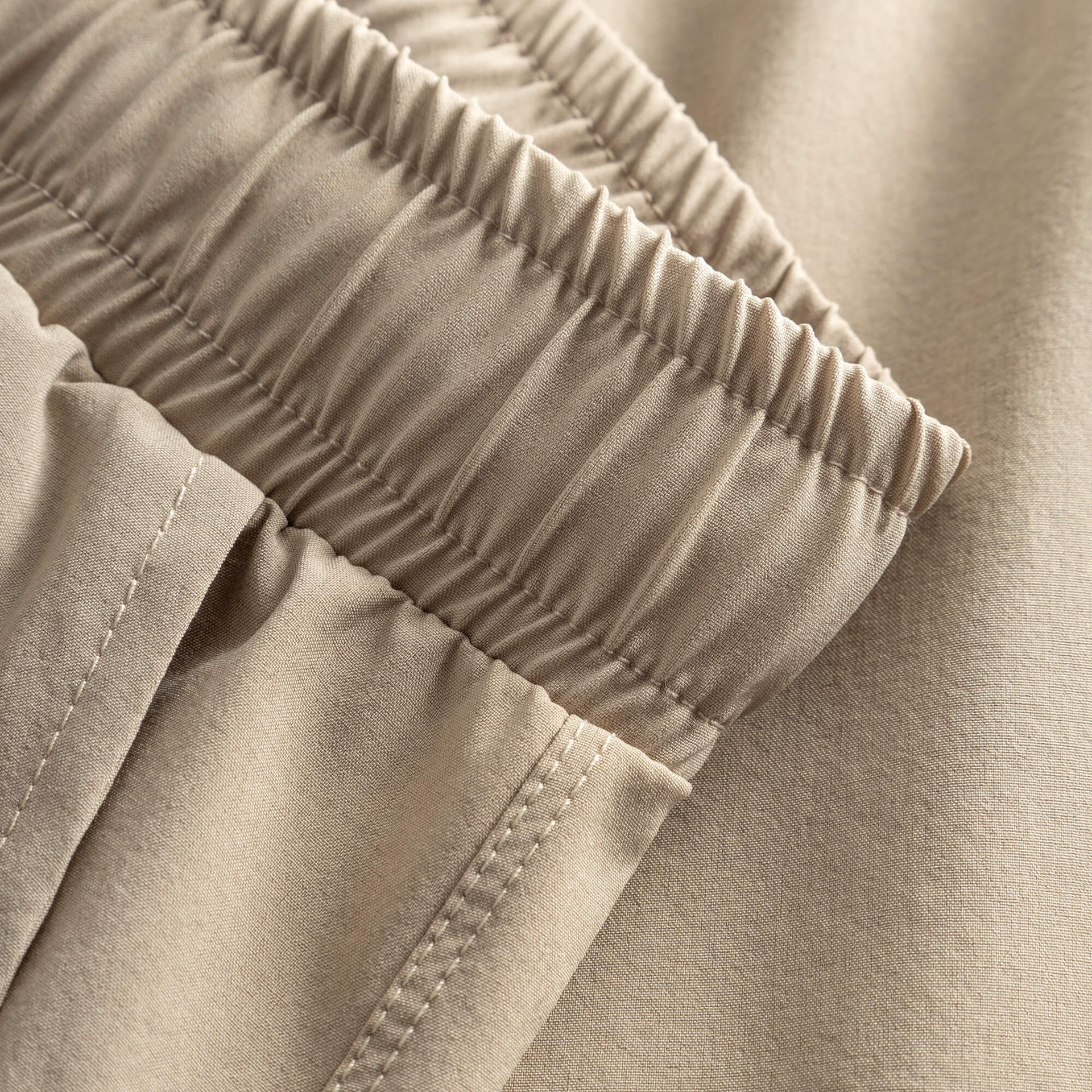 Mens Active Globe Shorts - Sand