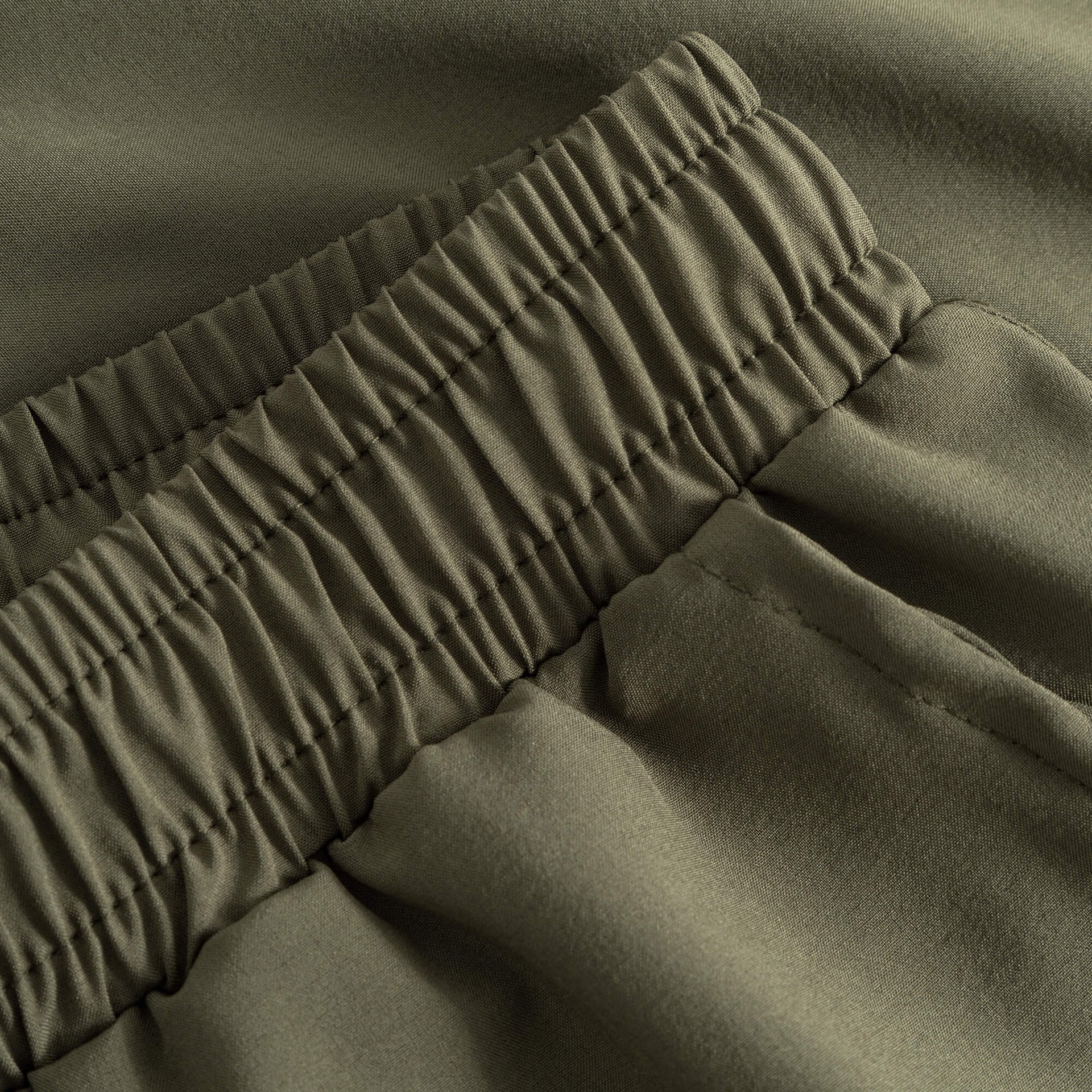 Mens Active Globe Shorts - Army